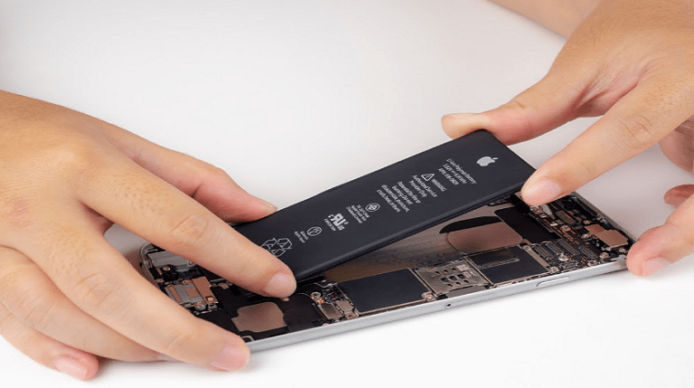5 Signs You Need to Replace your iPhone Battery | iPhone batter repair near me
