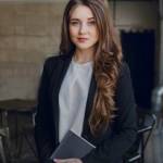 Alina Khan Profile Picture