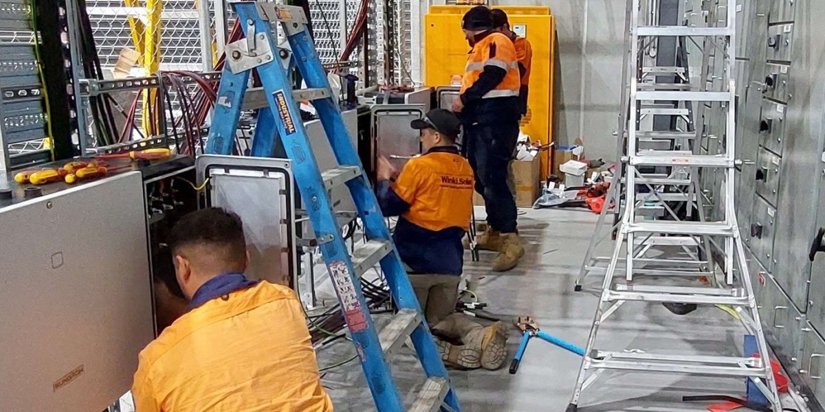 Emergency Solar Installer Services: When to Call for Repairs