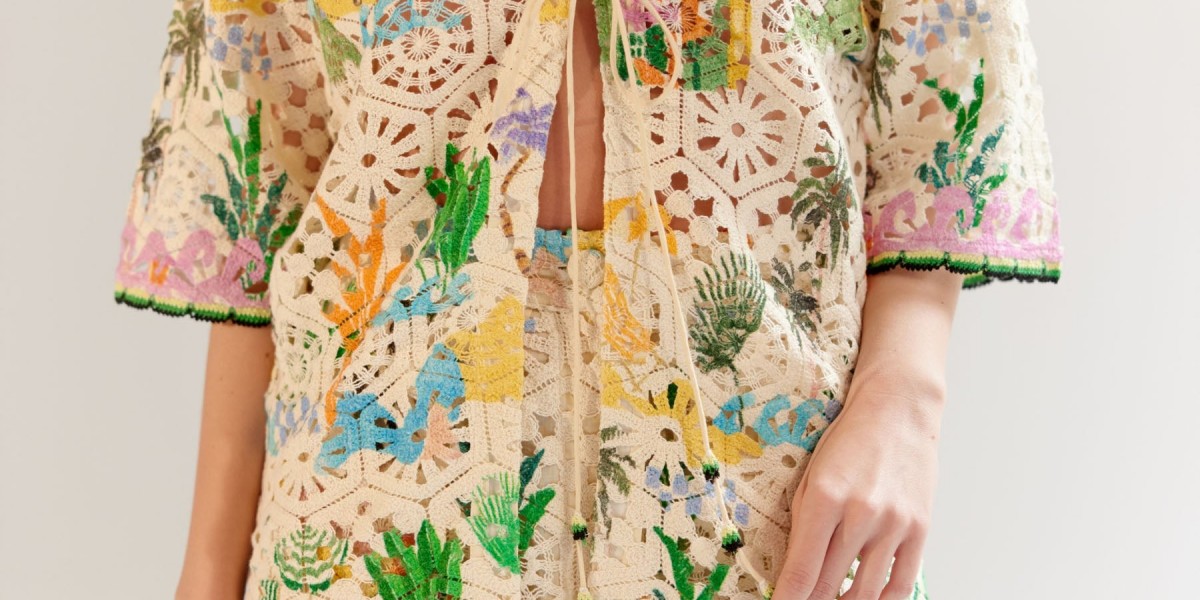 Designer Resortwear vs Fast Fashion: What’s Better?