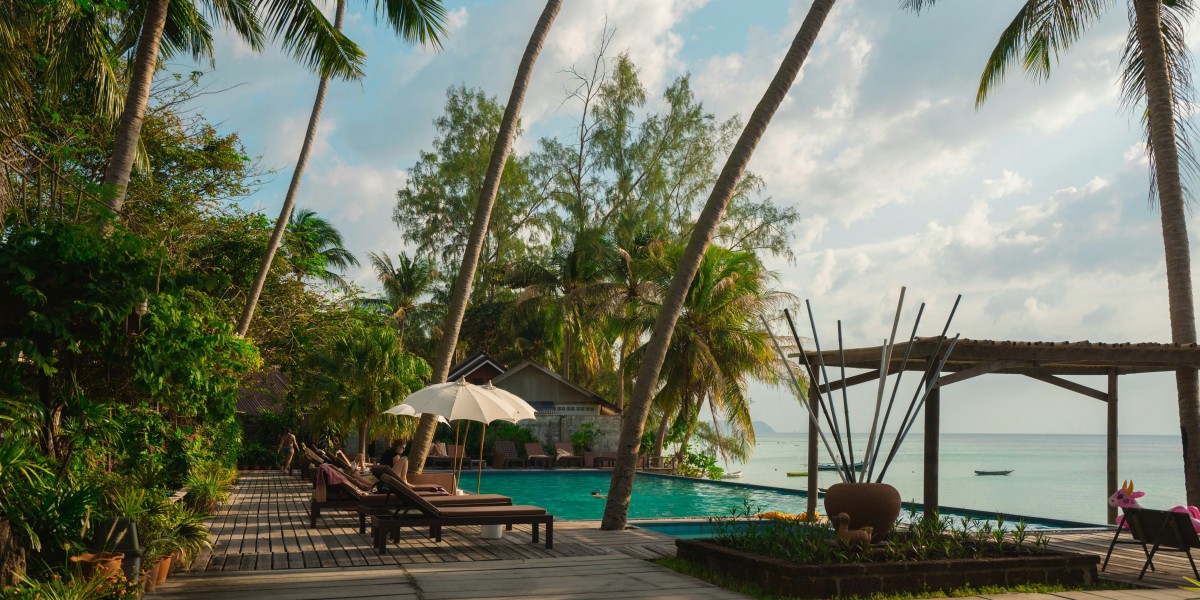 What Defines a True Luxury Beachfront Experience?