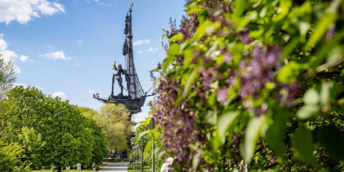 Exploring the World’s Largest Country: An Essential Russia Travel Guide