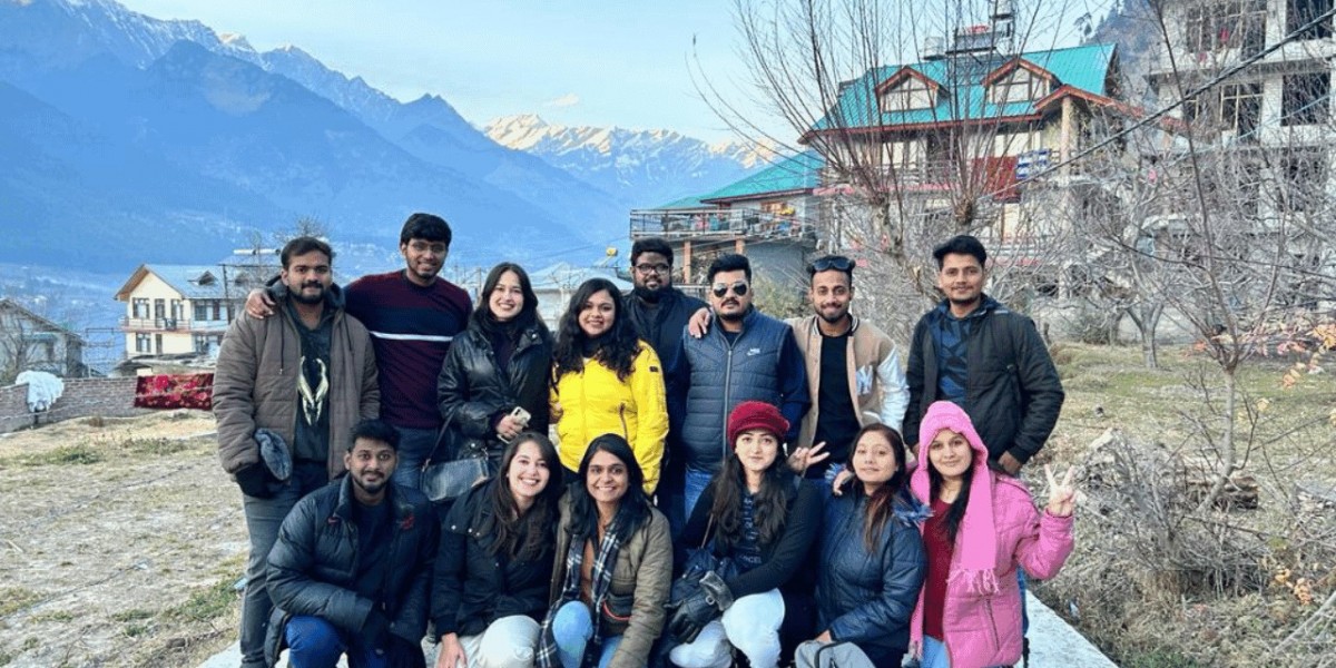 Delhi to Manali Volvo Package for Snow Adventure Tours