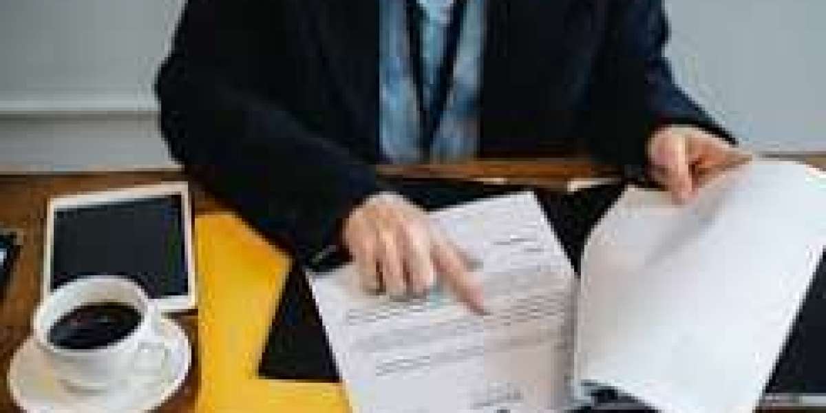 Commercial Lawyer Job - Roles, Responsibilities, Skills, and Career Opportunities