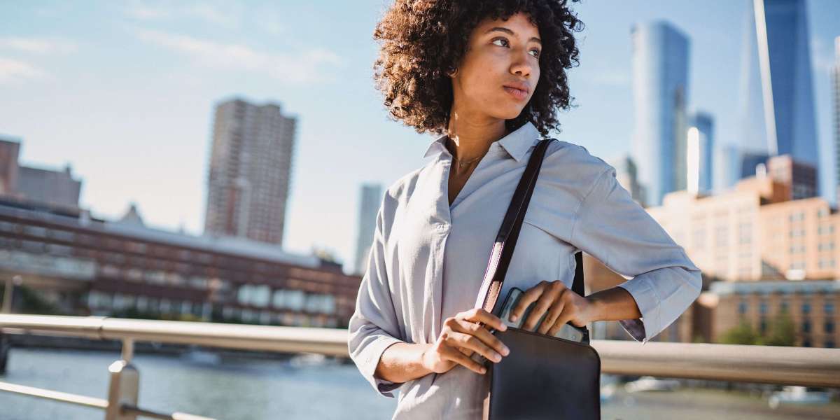 Anti-Theft Benefits of Compact Bags: Why Smaller Often Means Safer