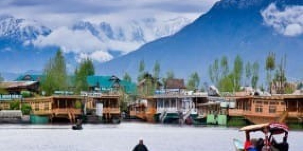 Why Travellers Keep Falling In Love With A Kashmir Holiday Tour Package